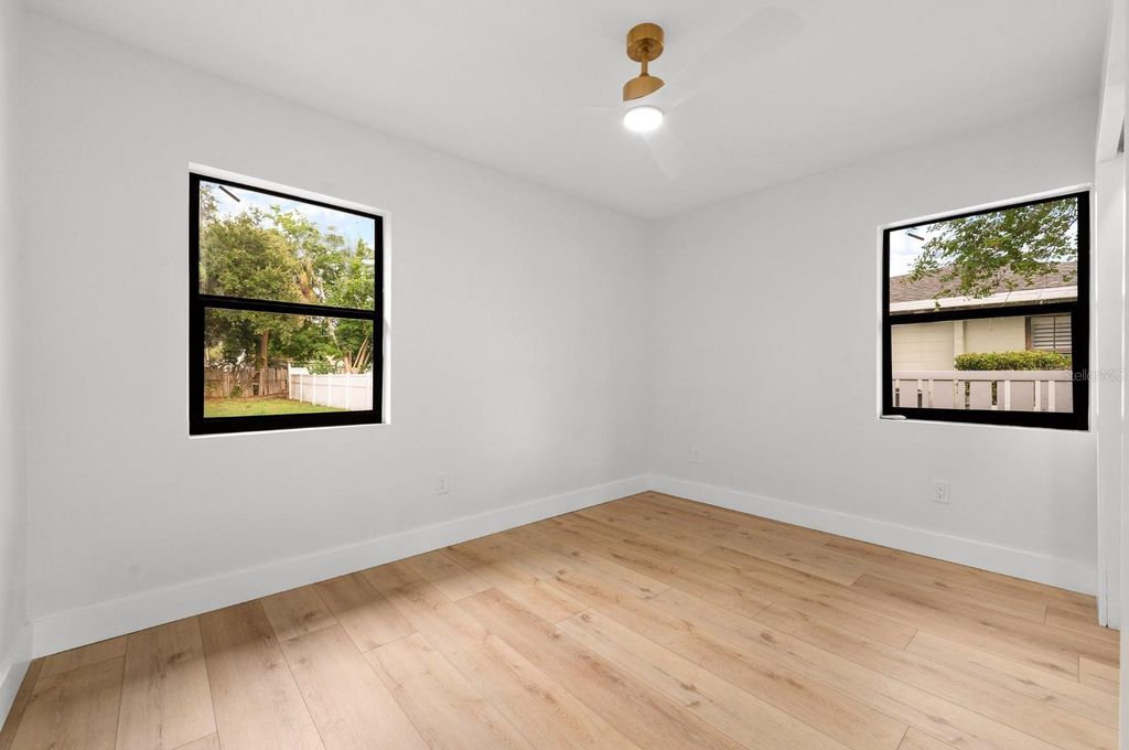 Image 22 of property listing at 605 N WOODLYNNE AVENUE, Tampa, FL 33609