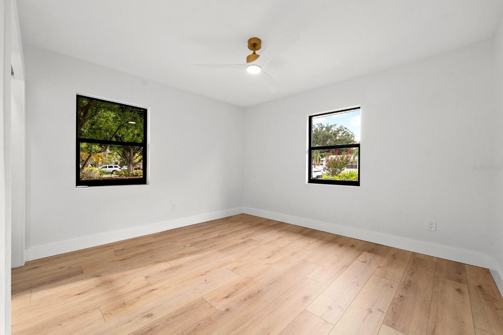 Image 24 of property listing at 605 N WOODLYNNE AVENUE, Tampa, FL 33609