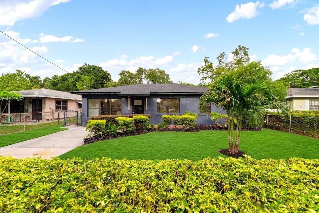 Image 30 of property listing at 605 N WOODLYNNE AVENUE, Tampa, FL 33609