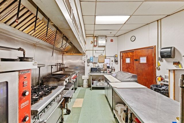 1613-1621 Acushnet Ave, New Bedford, MA 02746