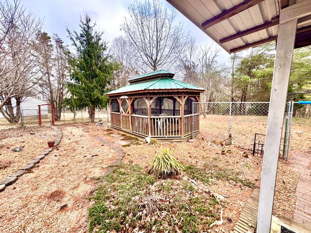 693 Scotts Chapel Road, Jamestown, KY 42629