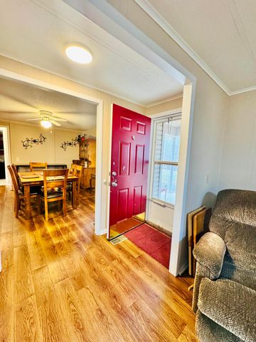 693 Scotts Chapel Road, Jamestown, KY 42629