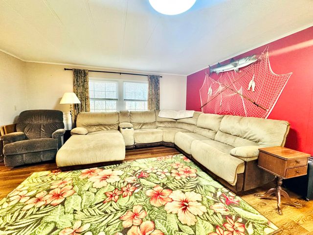 693 Scotts Chapel Road, Jamestown, KY 42629