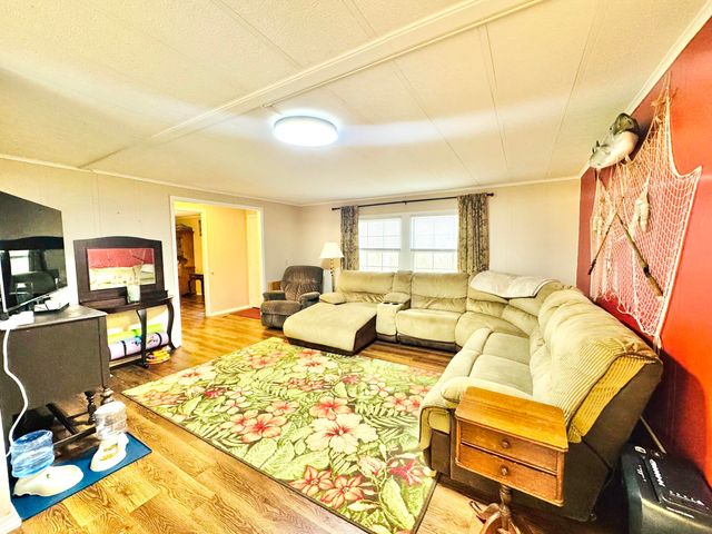 693 Scotts Chapel Road, Jamestown, KY 42629