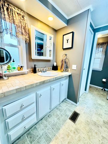 693 Scotts Chapel Road, Jamestown, KY 42629