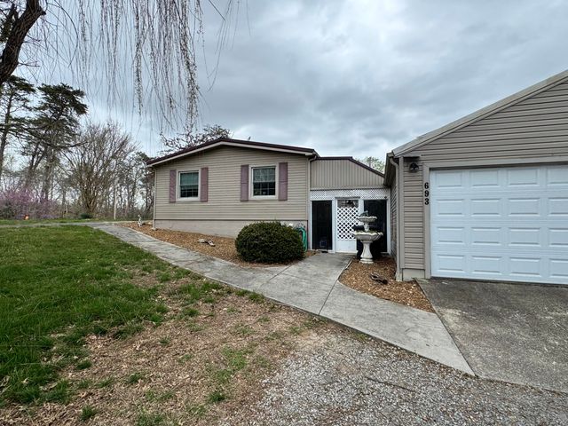 693 Scotts Chapel Road, Jamestown, KY 42629