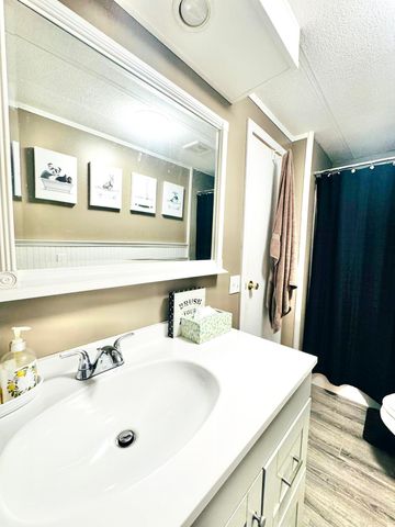 693 Scotts Chapel Road, Jamestown, KY 42629