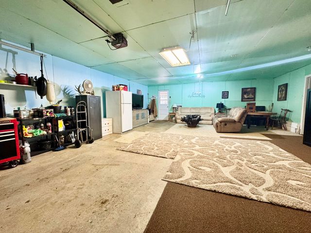 693 Scotts Chapel Road, Jamestown, KY 42629