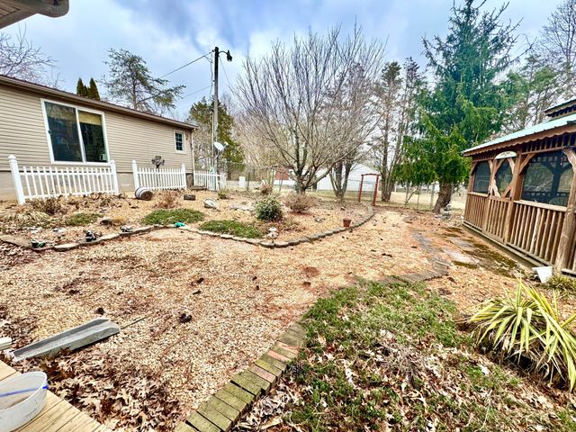 693 Scotts Chapel Road, Jamestown, KY 42629