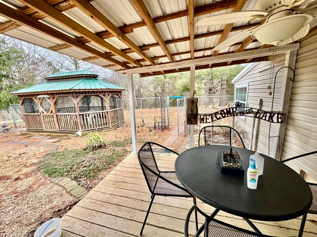 693 Scotts Chapel Road, Jamestown, KY 42629