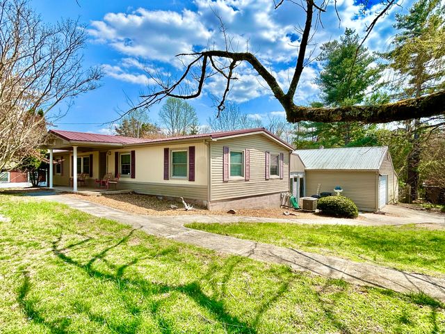 693 Scotts Chapel Road, Jamestown, KY 42629