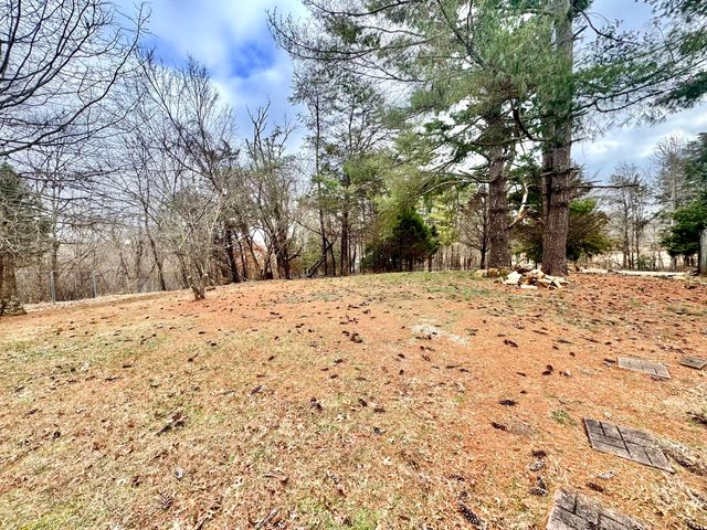 693 Scotts Chapel Road, Jamestown, KY 42629