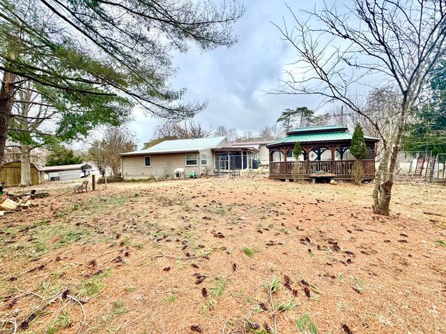 693 Scotts Chapel Road, Jamestown, KY 42629