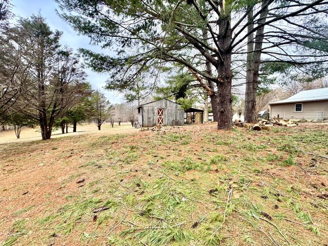 693 Scotts Chapel Road, Jamestown, KY 42629