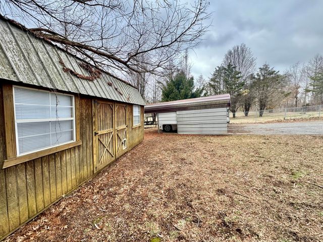 693 Scotts Chapel Road, Jamestown, KY 42629