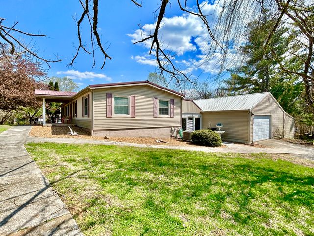 693 Scotts Chapel Road, Jamestown, KY 42629