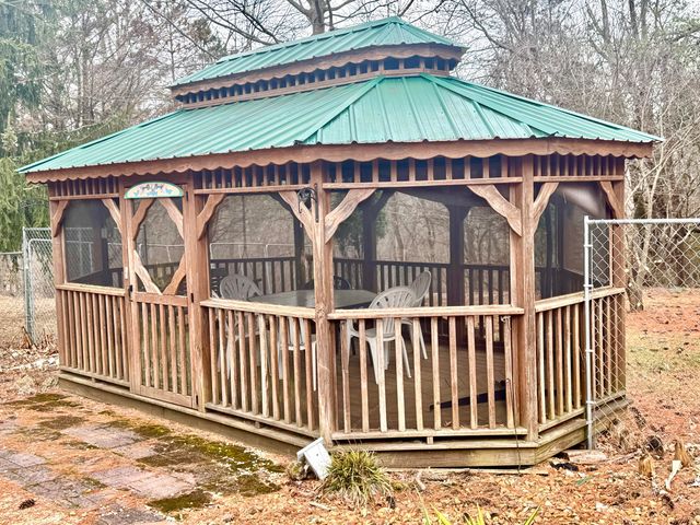 693 Scotts Chapel Road, Jamestown, KY 42629