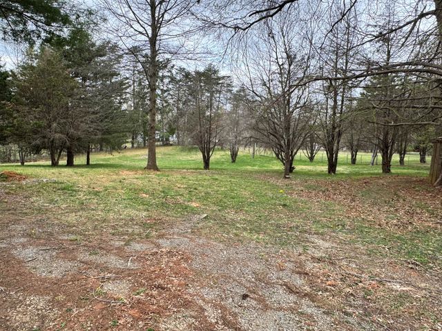 693 Scotts Chapel Road, Jamestown, KY 42629