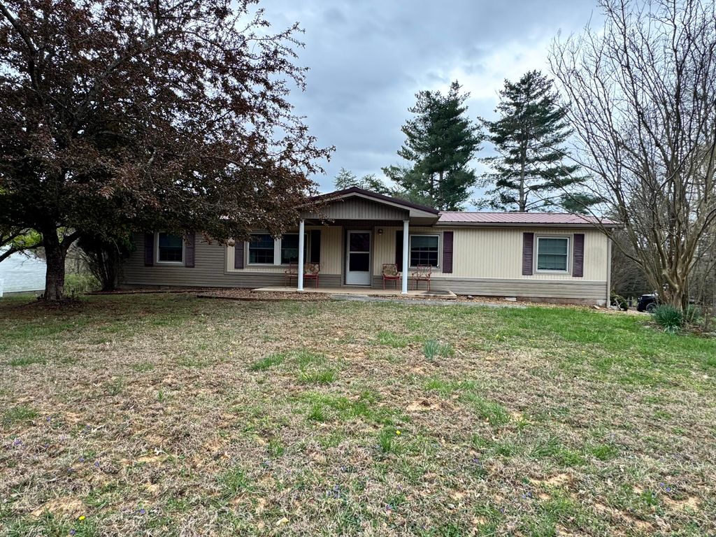 693 Scotts Chapel Road, Jamestown, KY 42629