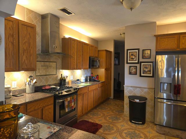 6113 Broadway Avenue, Haltom City, TX 76117