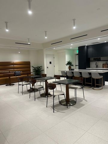 225 N Miami Avenue 3203, Miami, FL 33128
