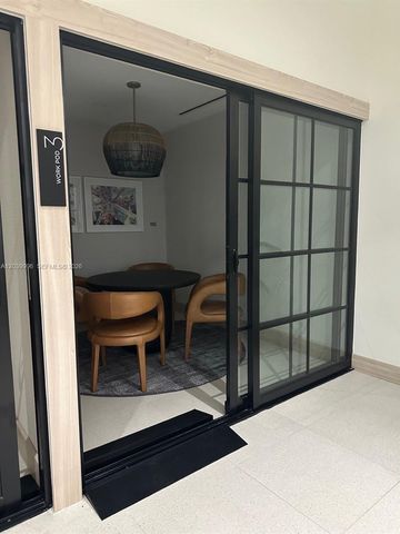 225 N Miami Avenue 3203, Miami, FL 33128