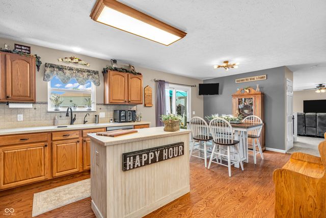 7047 Lancaster Lane, Avon, IN 46123