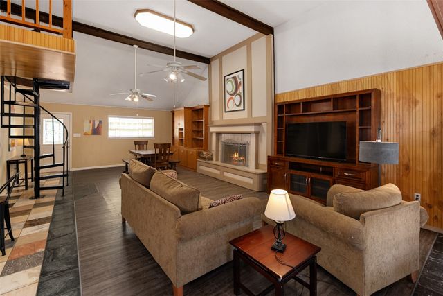 104 Oakcrest Court, Trinidad, TX 75163