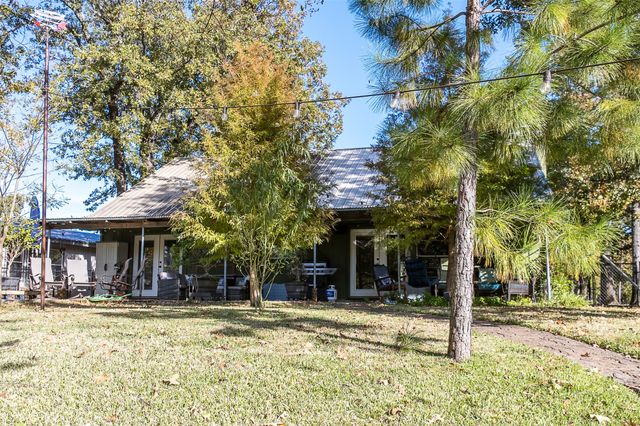 104 Oakcrest Court, Trinidad, TX 75163