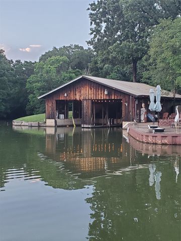 104 Oakcrest Court, Trinidad, TX 75163