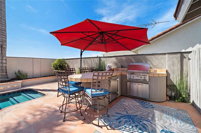 11088 Blue Allium Avenue, Fountain Valley, CA 92708