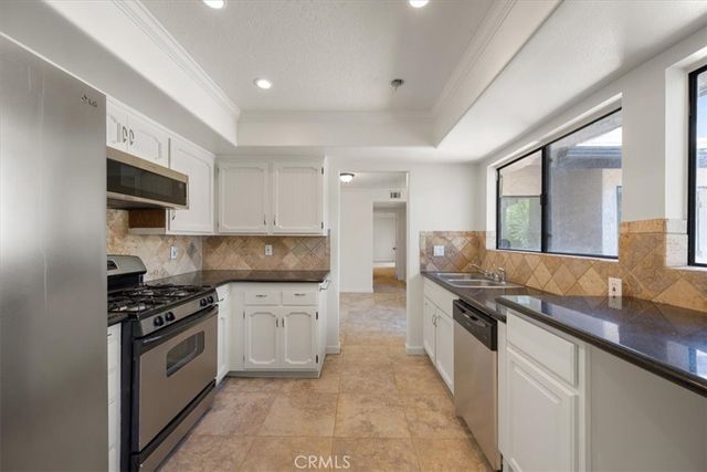 903 Queens Ct., Santa Maria, CA 93454