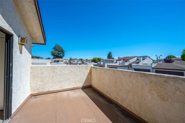 903 Queens Ct., Santa Maria, CA 93454
