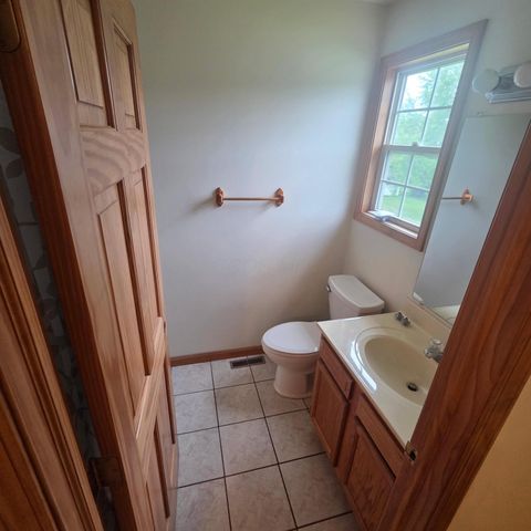5024 Nelson Drive, Ashville, OH 43103