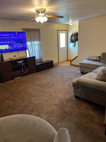 5024 Nelson Drive, Ashville, OH 43103