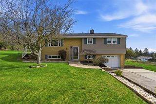 2956 Manorview Cir, Hampton, PA 15101