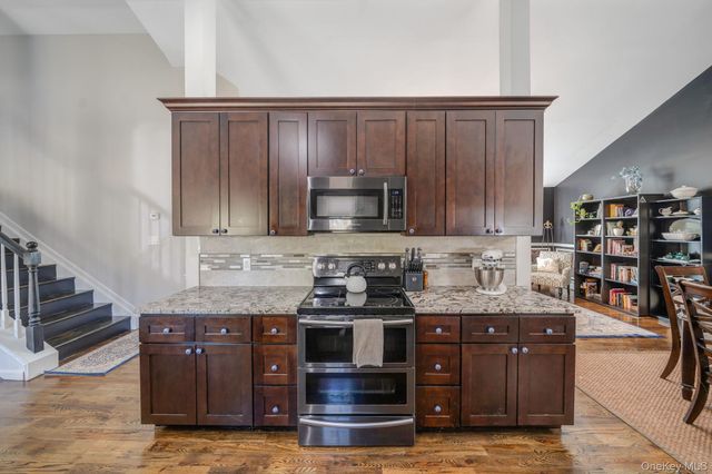 17 Rolling Hills Drive, Ridge, NY 11961