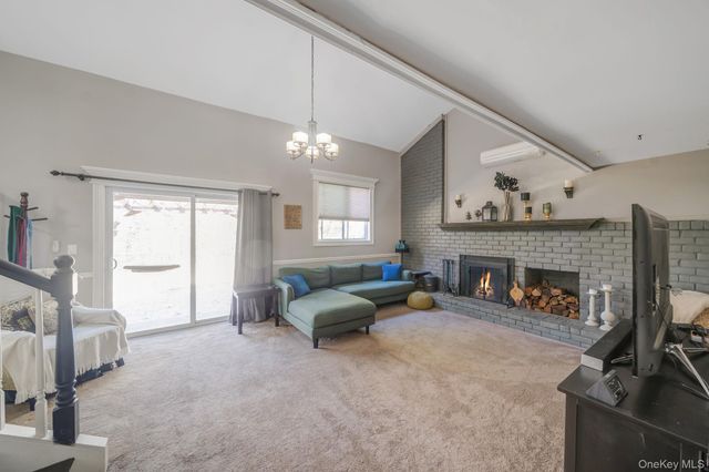 17 Rolling Hills Drive, Ridge, NY 11961