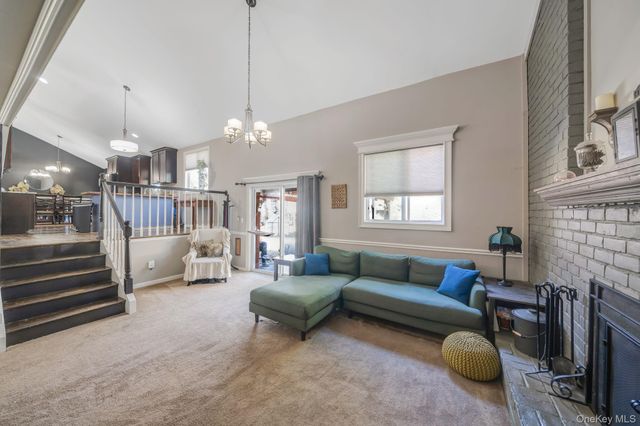 17 Rolling Hills Drive, Ridge, NY 11961