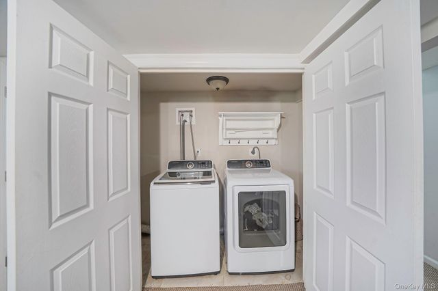 17 Rolling Hills Drive, Ridge, NY 11961