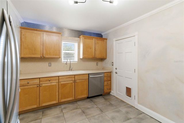2713 W BRADDOCK STREET, Tampa, FL 33607