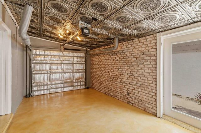 2713 W BRADDOCK STREET, Tampa, FL 33607