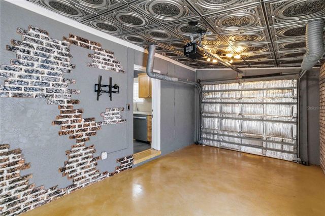 2713 W BRADDOCK STREET, Tampa, FL 33607