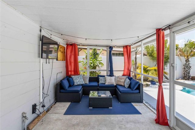 2713 W BRADDOCK STREET, Tampa, FL 33607