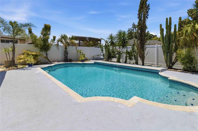 2713 W BRADDOCK STREET, Tampa, FL 33607