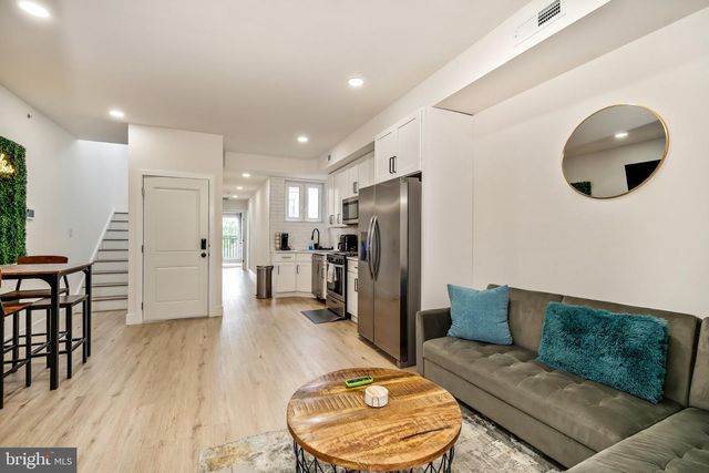 2217 W THOMPSON ST, Philadelphia, PA 19121