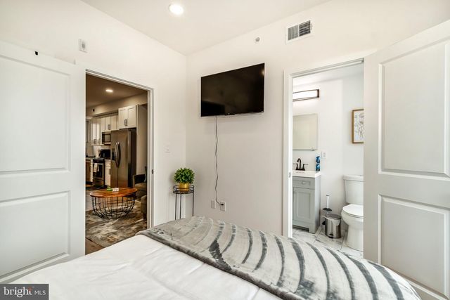 2217 W THOMPSON ST, Philadelphia, PA 19121