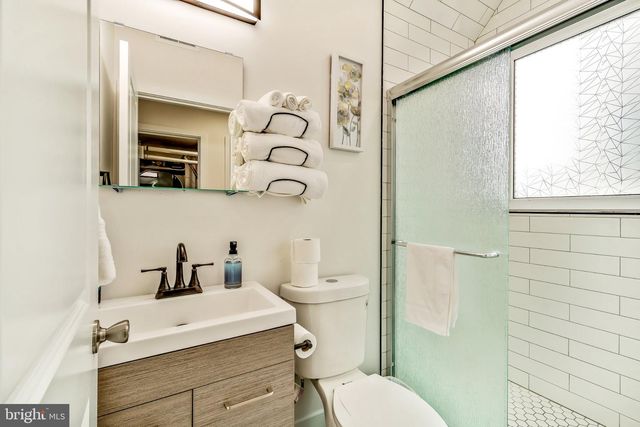 2217 W THOMPSON ST, Philadelphia, PA 19121
