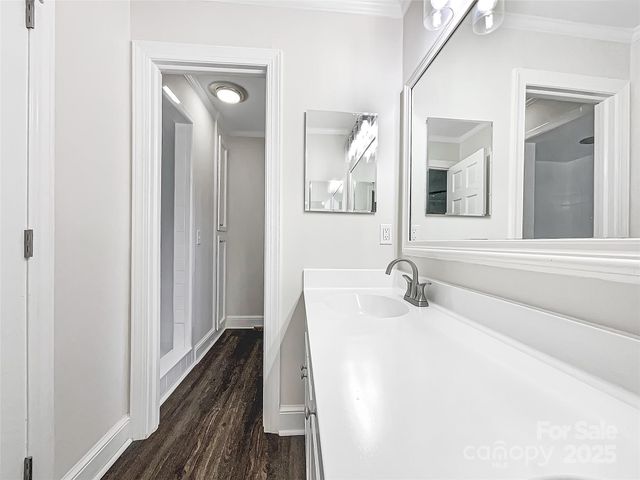 323 Glen Eagles Road E, Statesville, NC 28625