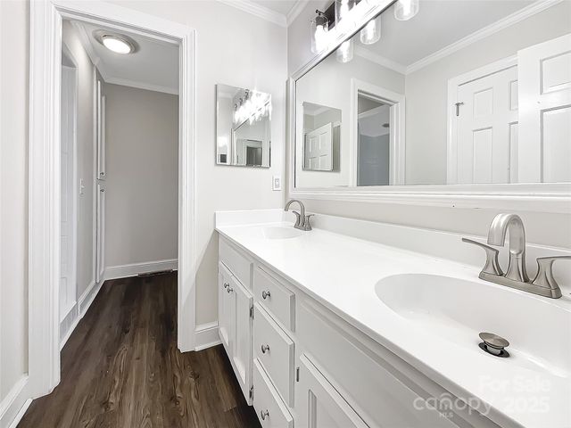 323 Glen Eagles Road E, Statesville, NC 28625